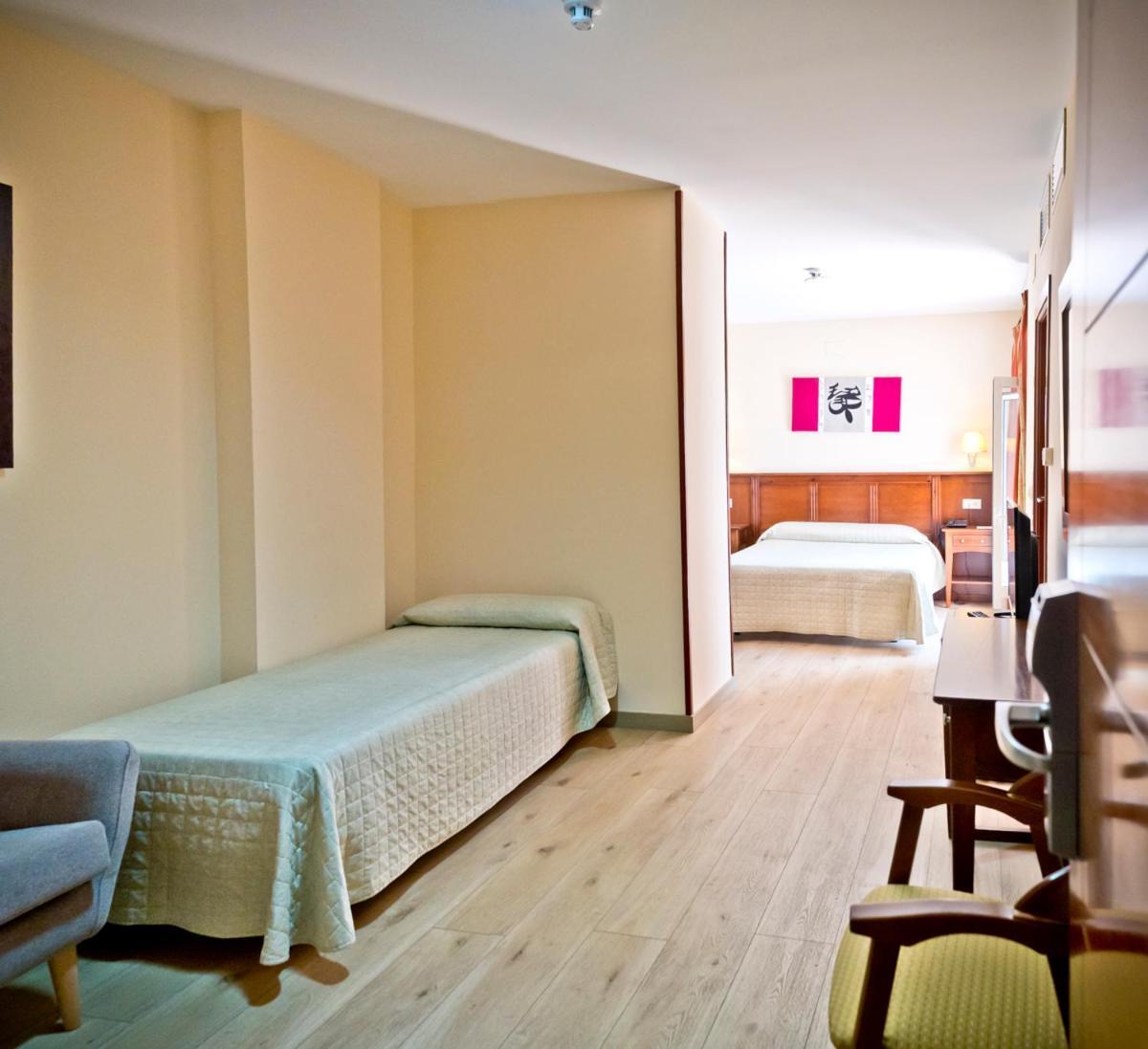 Basic Triple Room,1703555827:JPEG